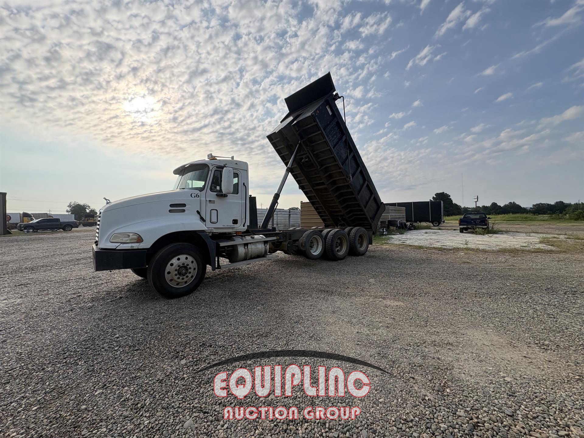 2003 Mack CX613
