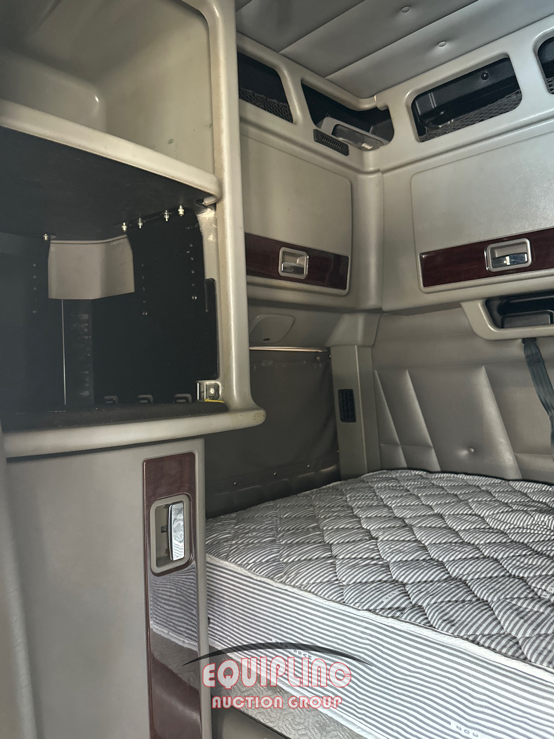 2019 Peterbilt 389