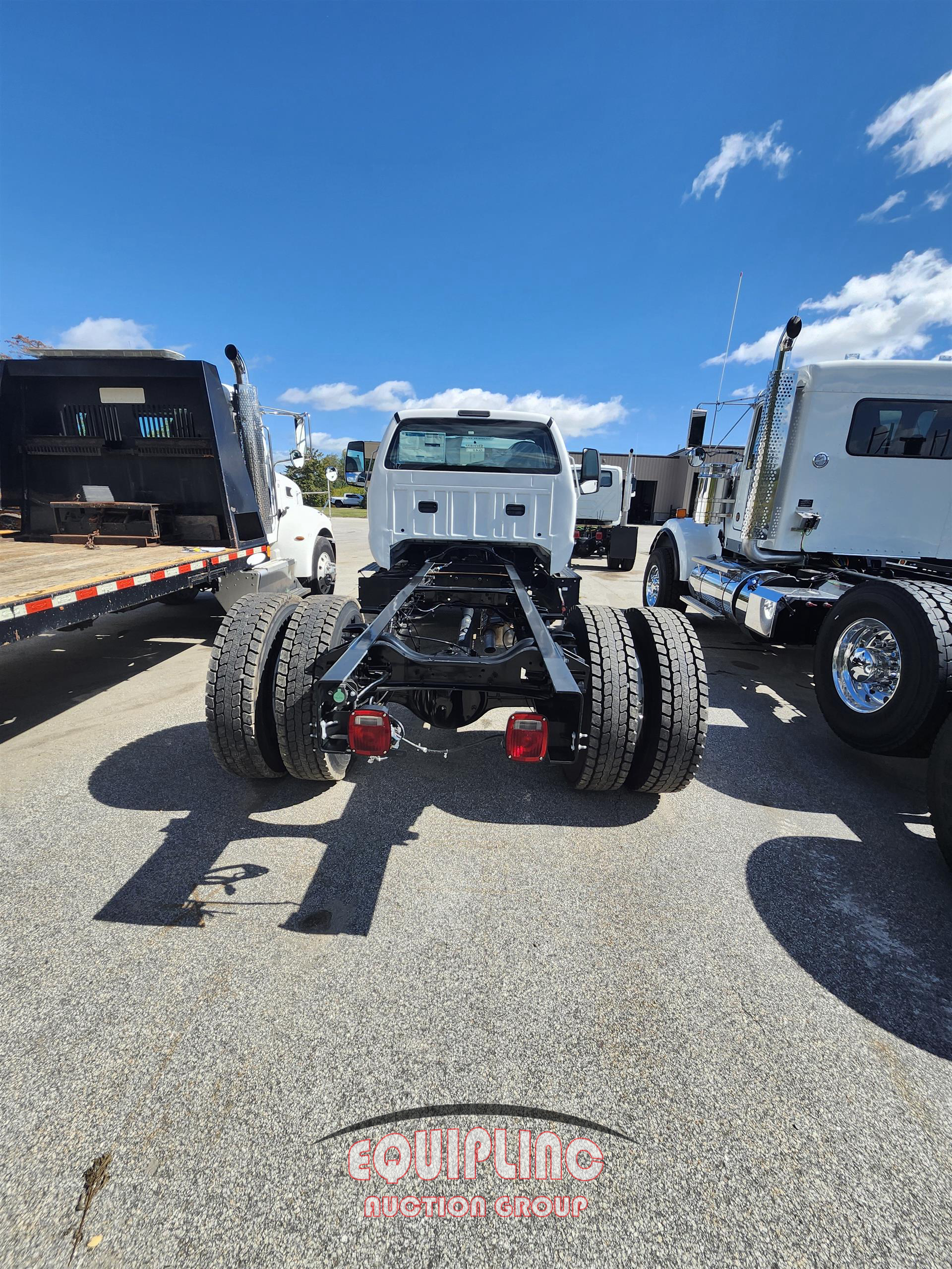 2025 Ford F750