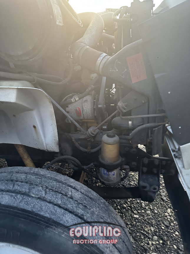 2001 International 8100