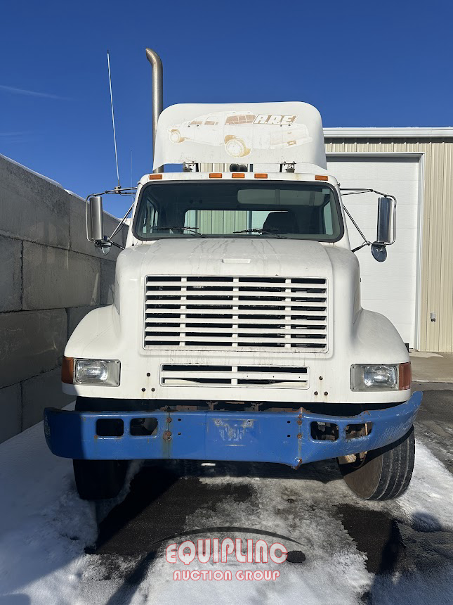 2001 International 8100