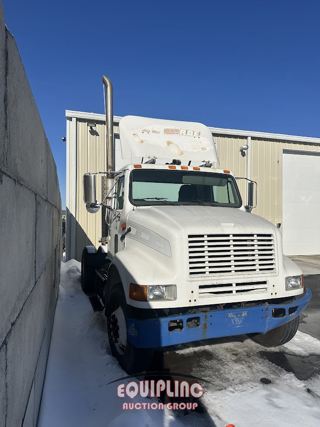 2001 International 8100