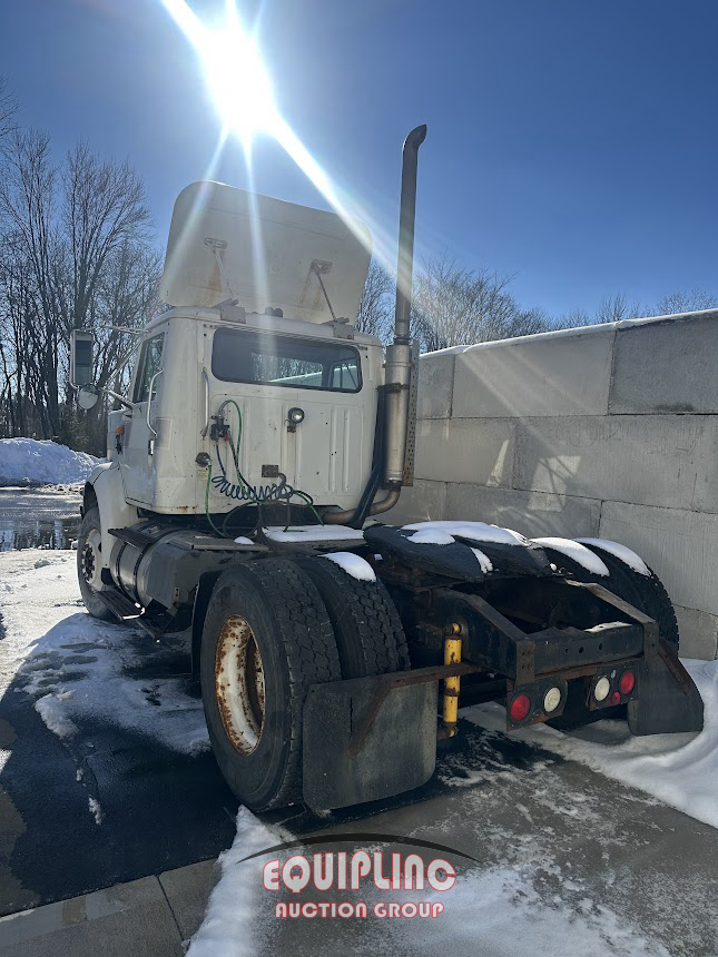 2001 International 8100