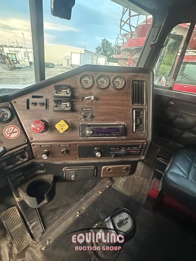 1995 Freightliner FLD120