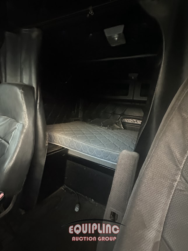 1995 Freightliner FLD120