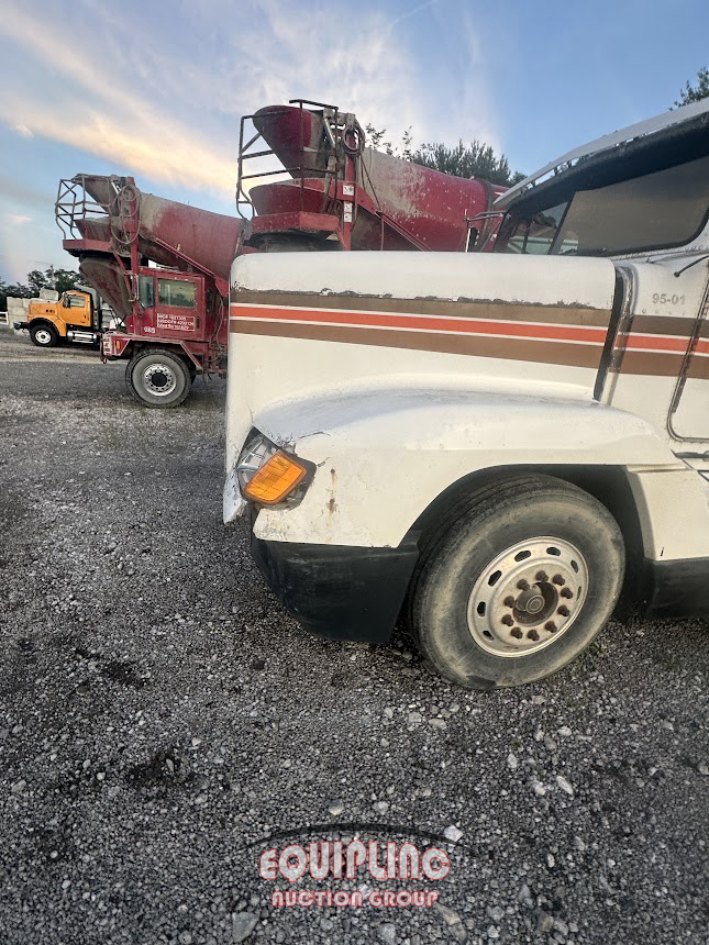 1995 Freightliner FLD120