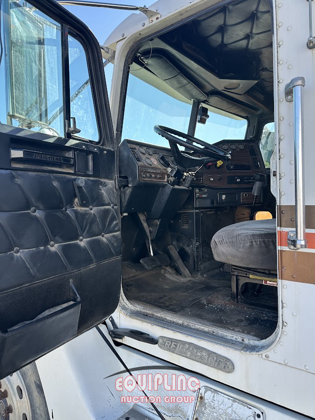 1995 Freightliner FLD120