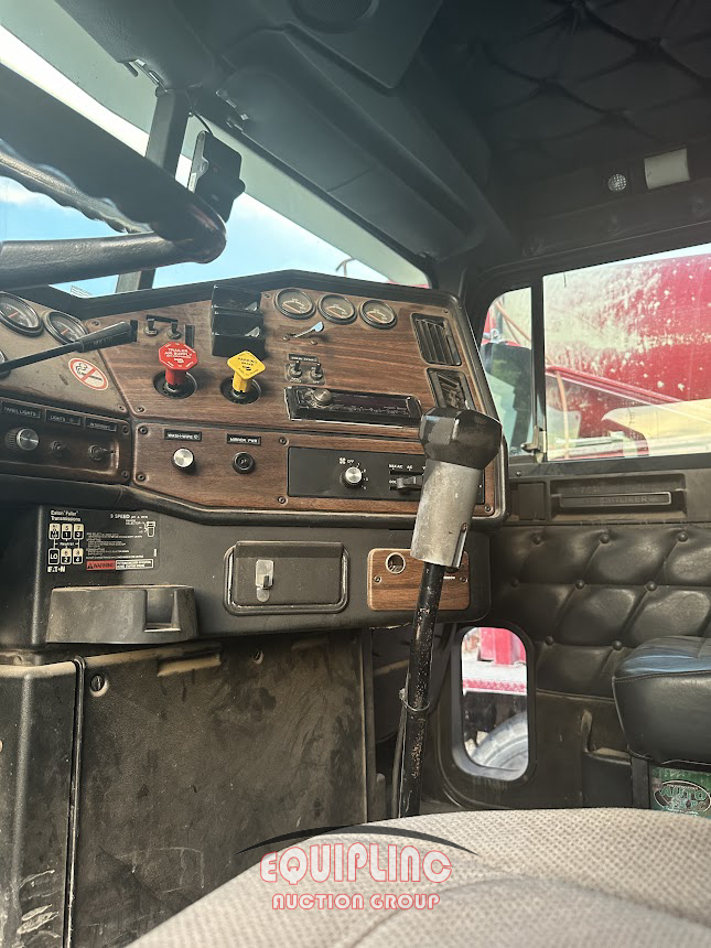 1995 Freightliner FLD120