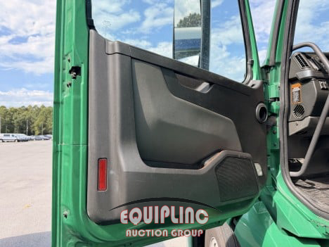 2021 Volvo VNL