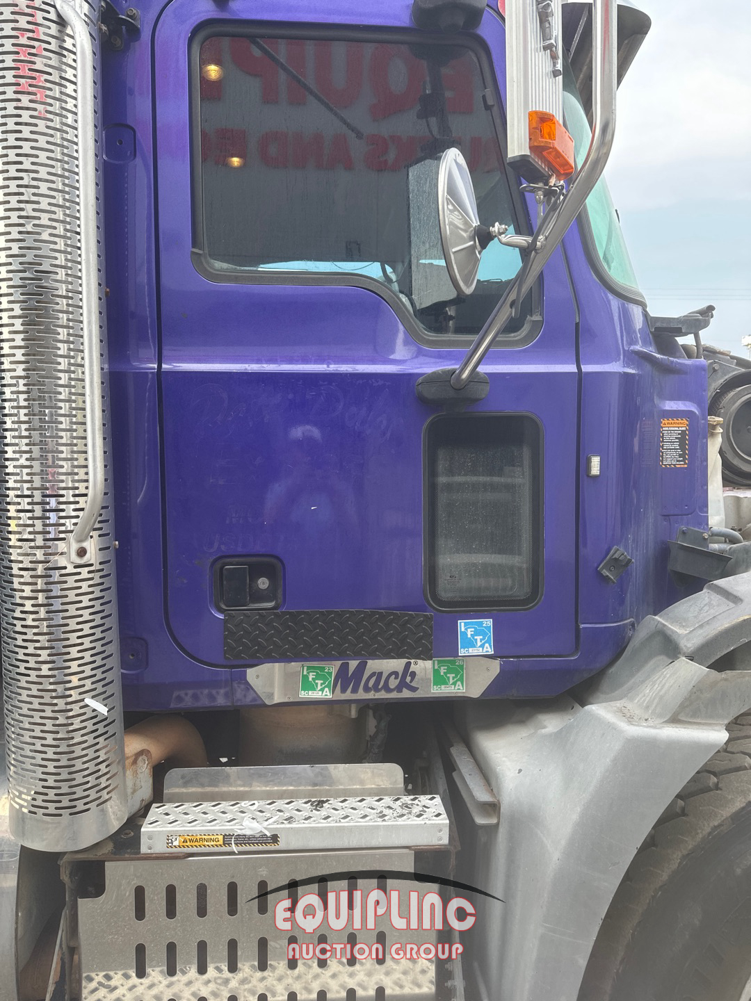 2014 Mack GU713