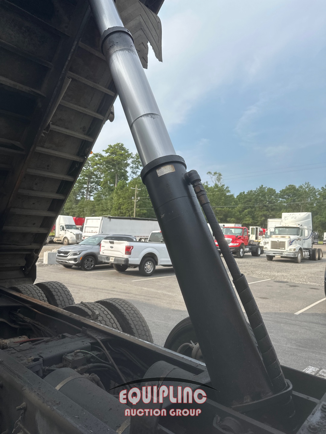 2014 Mack GU713