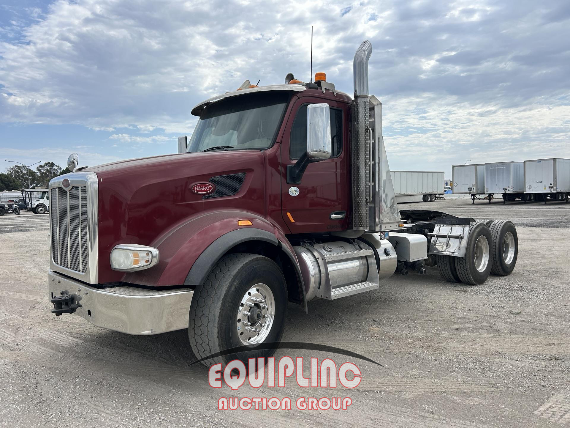 Photo of 2015 Peterbilt 567