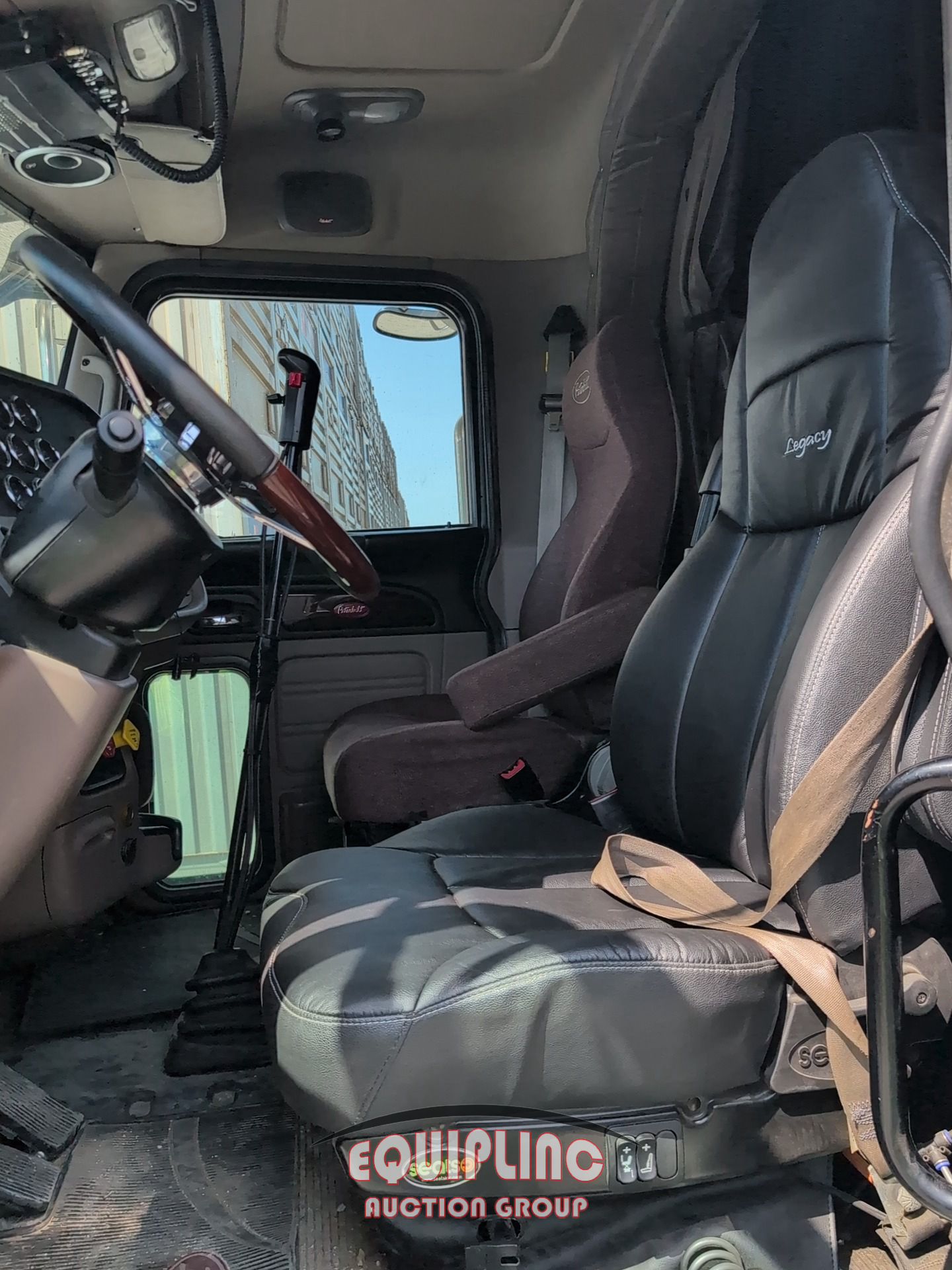 2019 Peterbilt 389