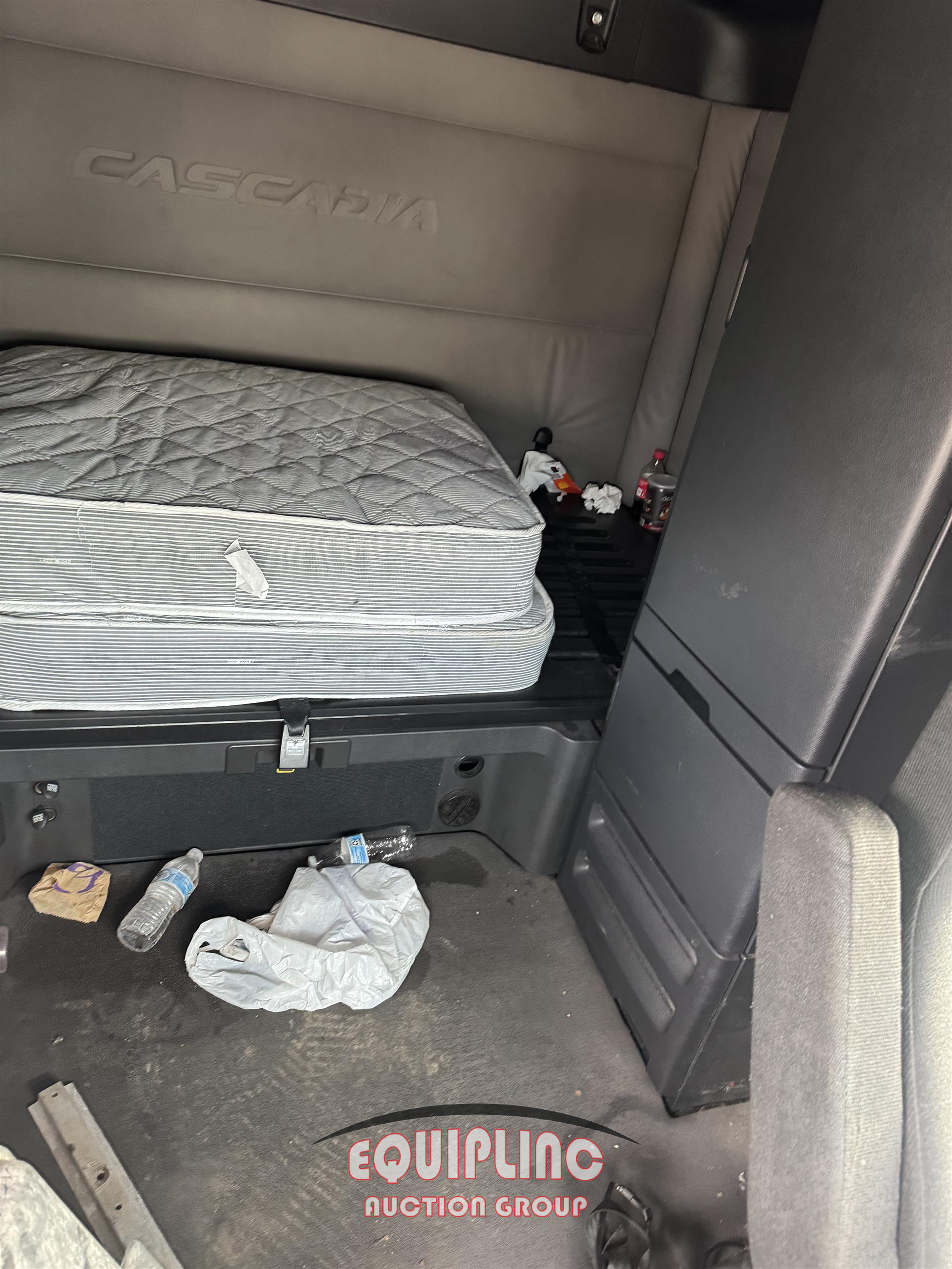 2020 Freightliner CASCADIA