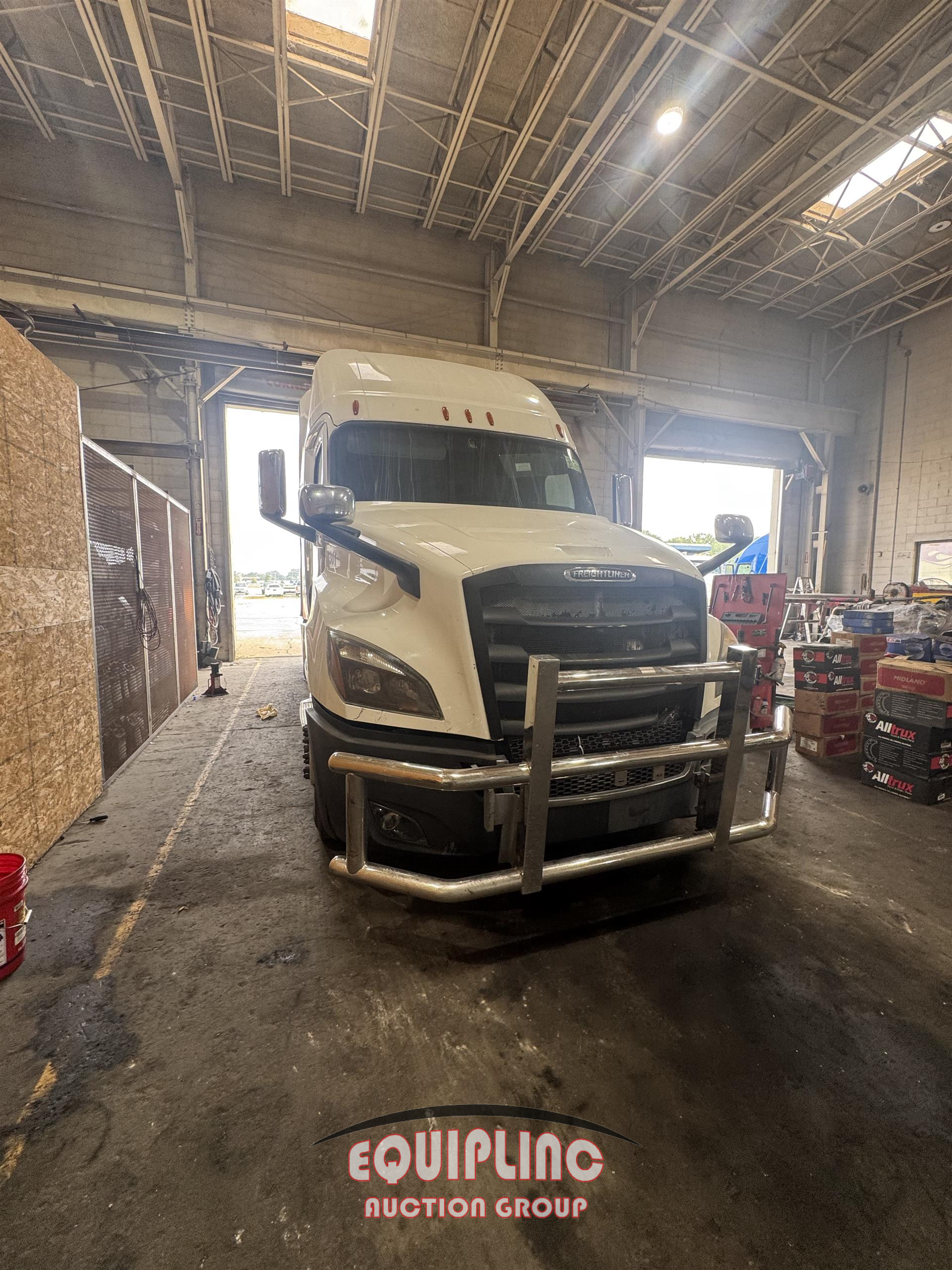 2020 Freightliner CASCADIA