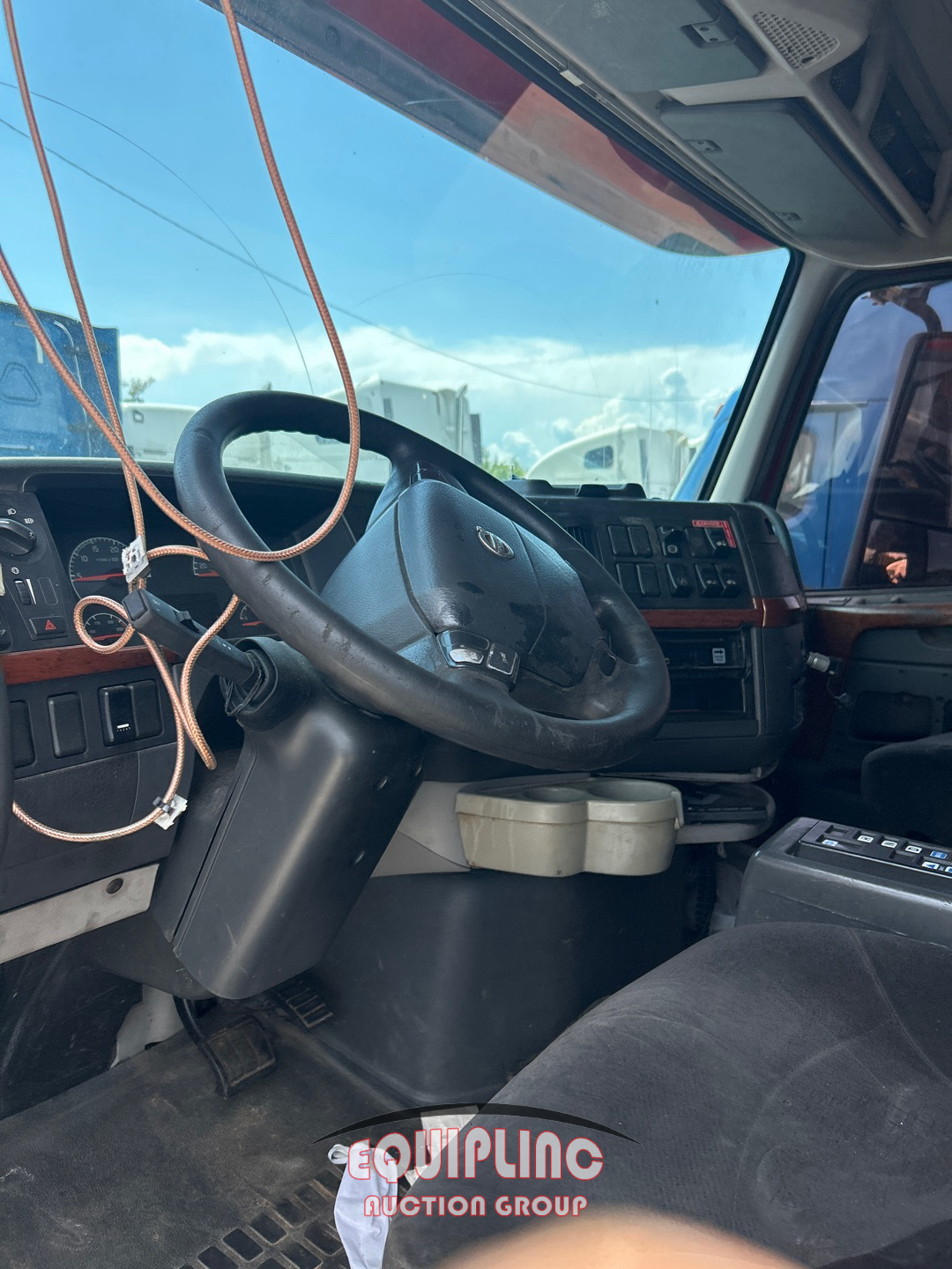 2008 Volvo VNL64T