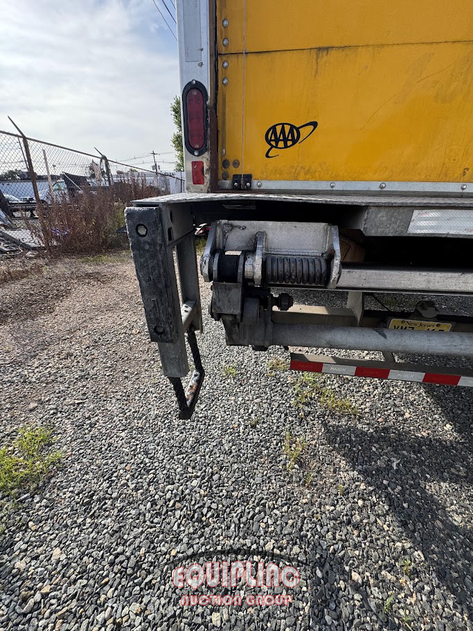 2018 Freightliner M2