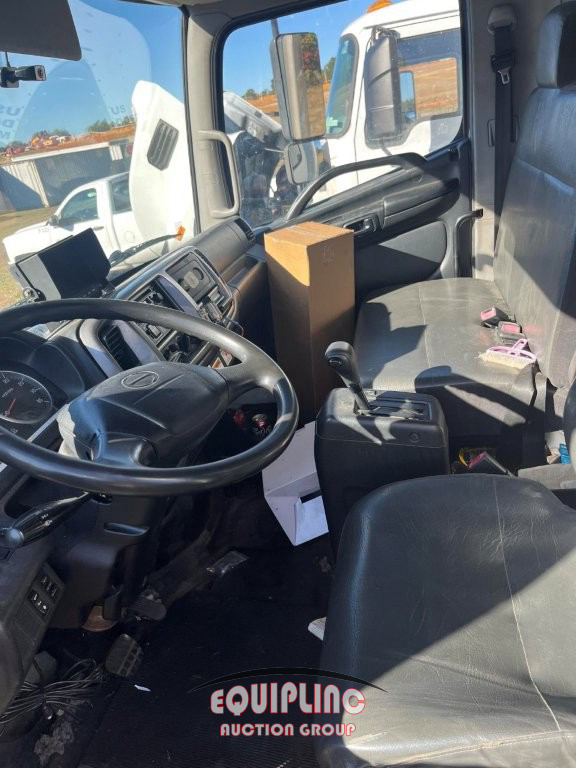 2014 Hino 268A