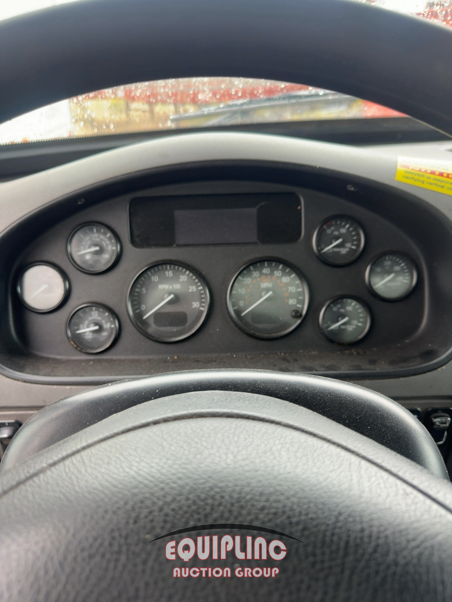 2015 Peterbilt 330