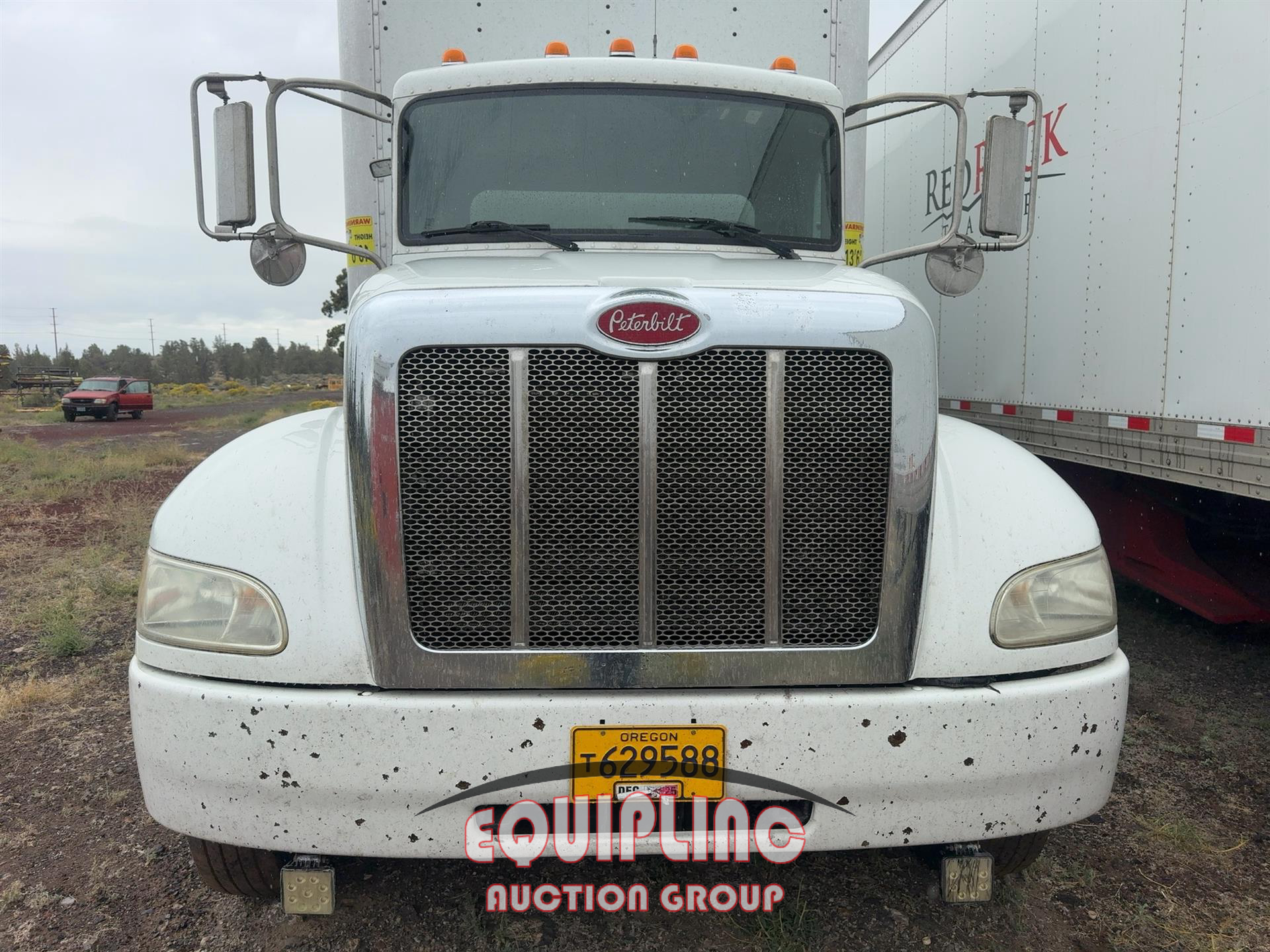 2015 Peterbilt 330
