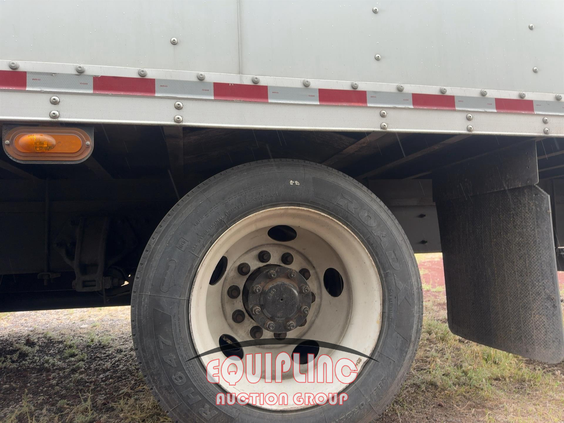 2015 Peterbilt 330