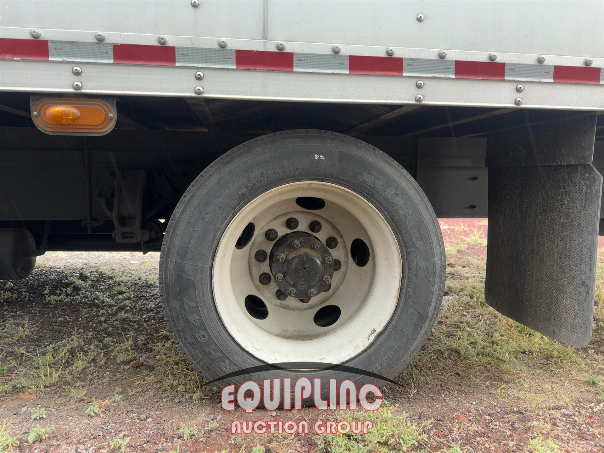 2015 Peterbilt 330