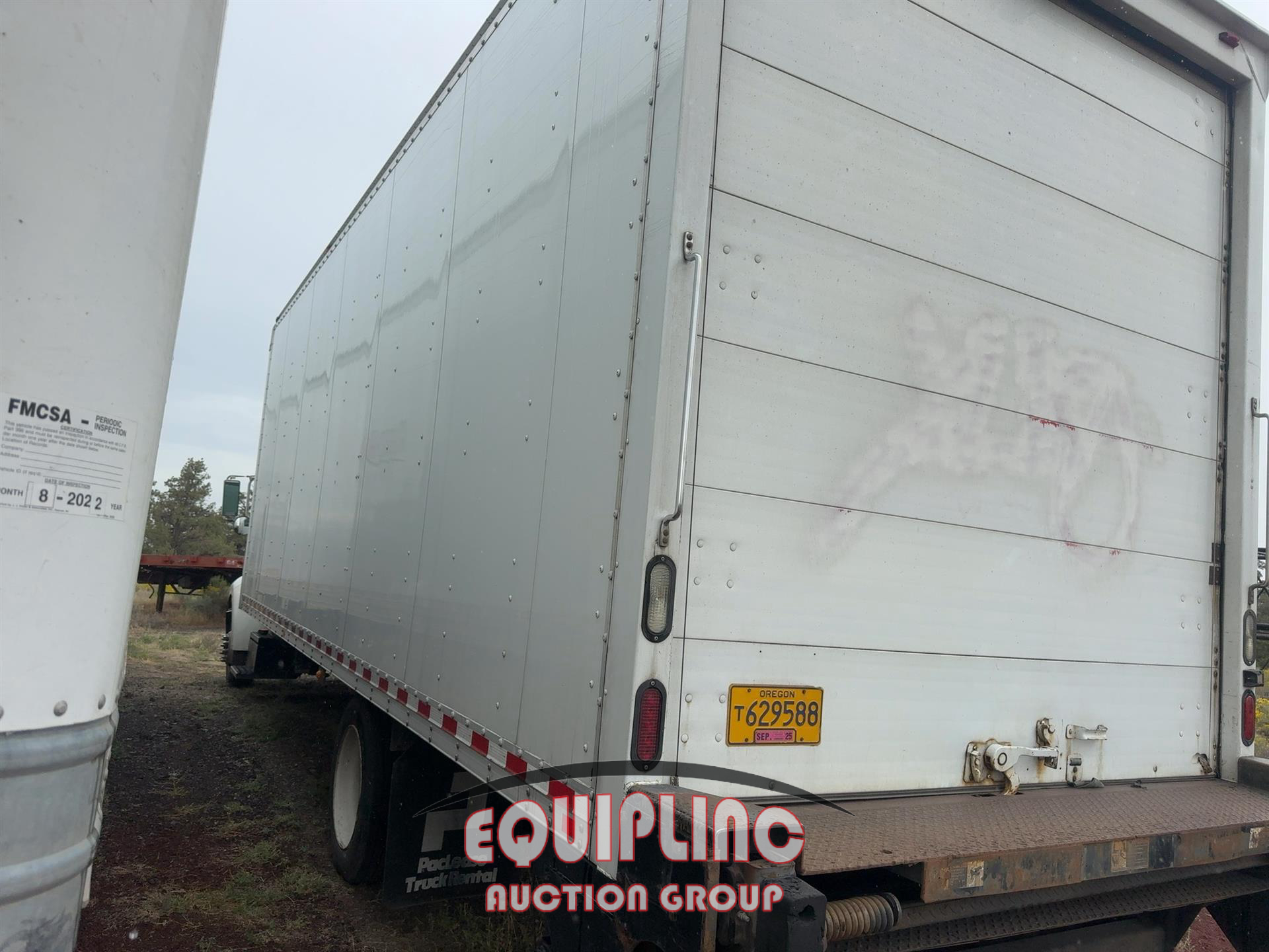 2015 Peterbilt 330