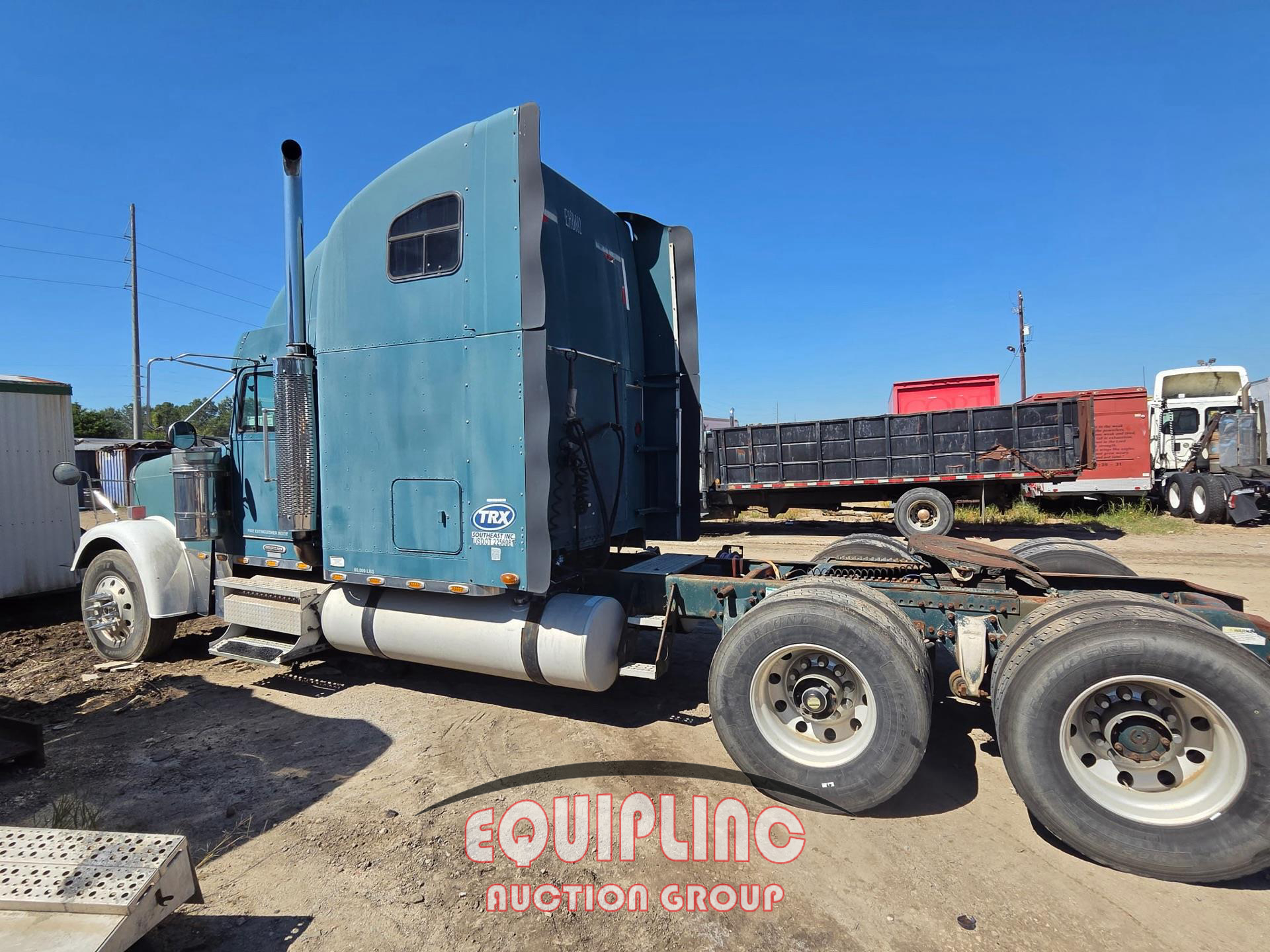 1999 Freightliner FLD132