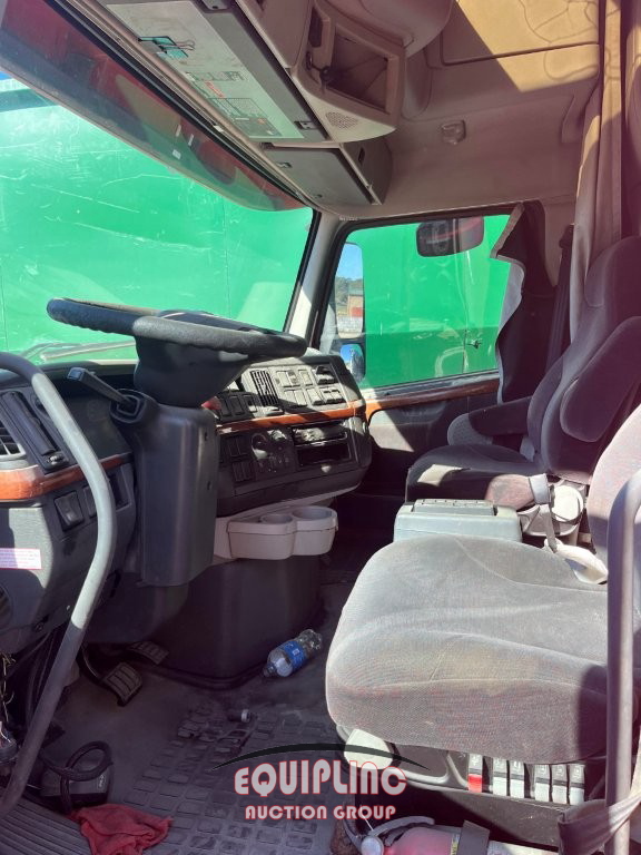 2006 Volvo VNL-64-T-780