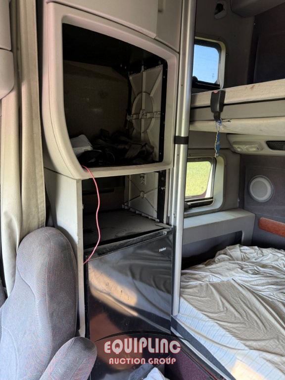 2006 Volvo VNL-64-T-780