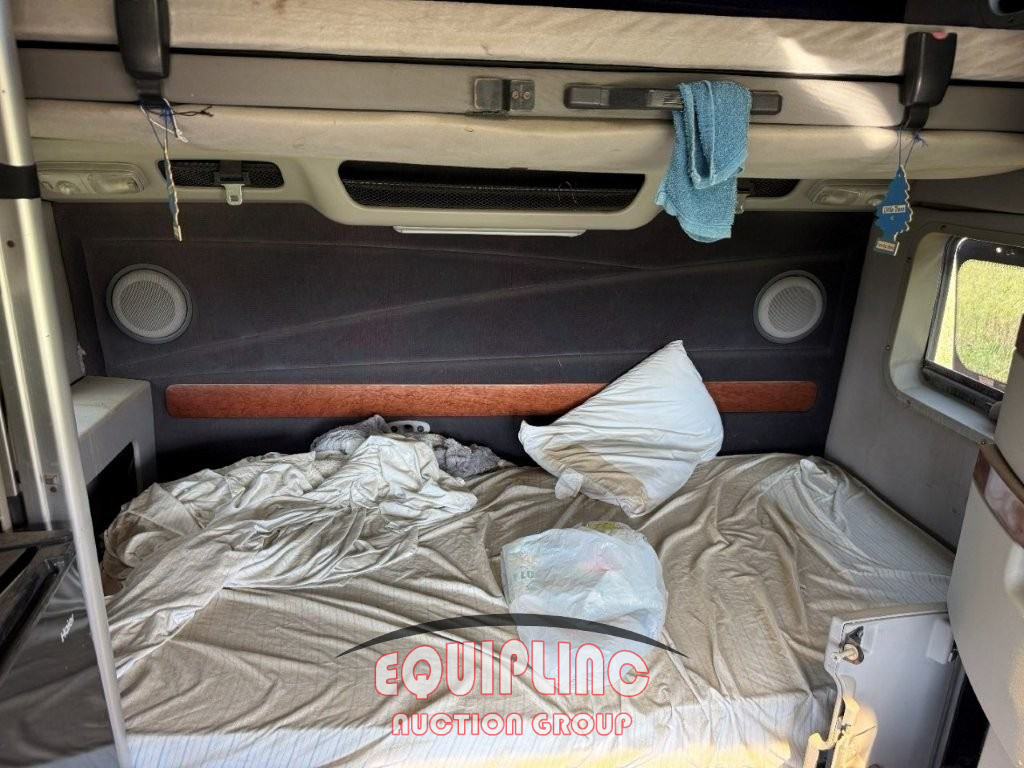 2006 Volvo VNL-64-T-780