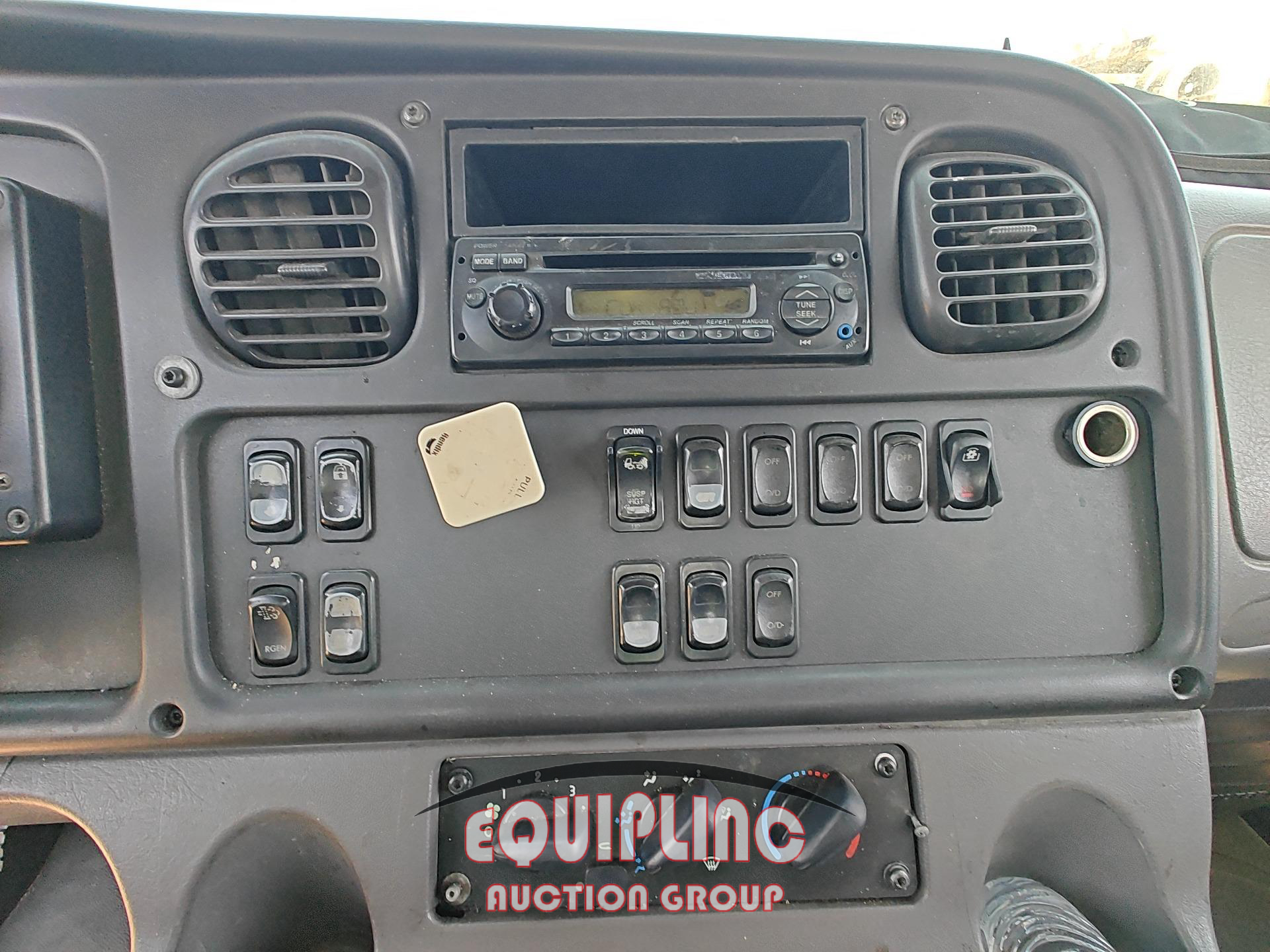 2013 Freightliner M2
