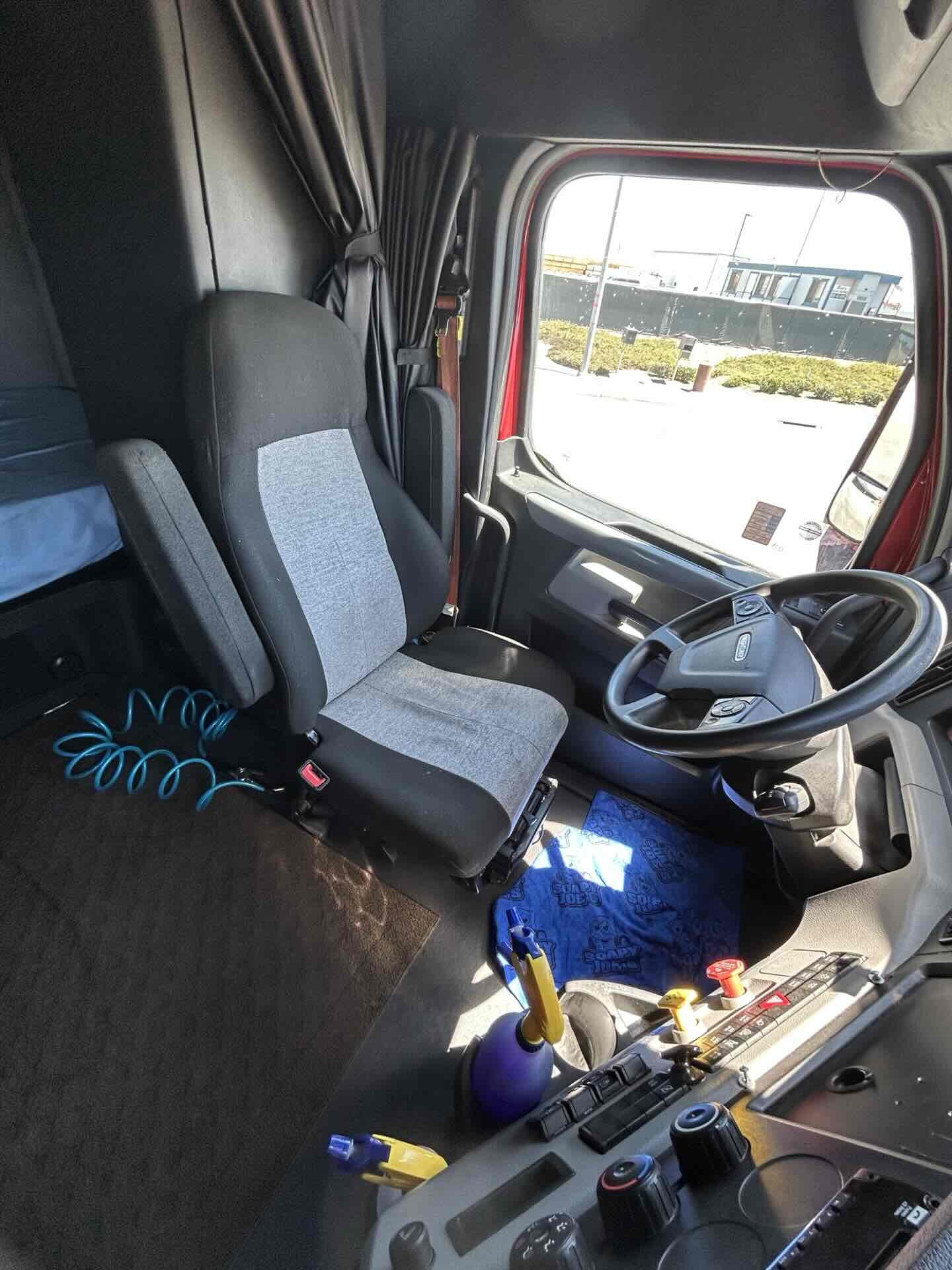 2021 Freightliner Cascadia