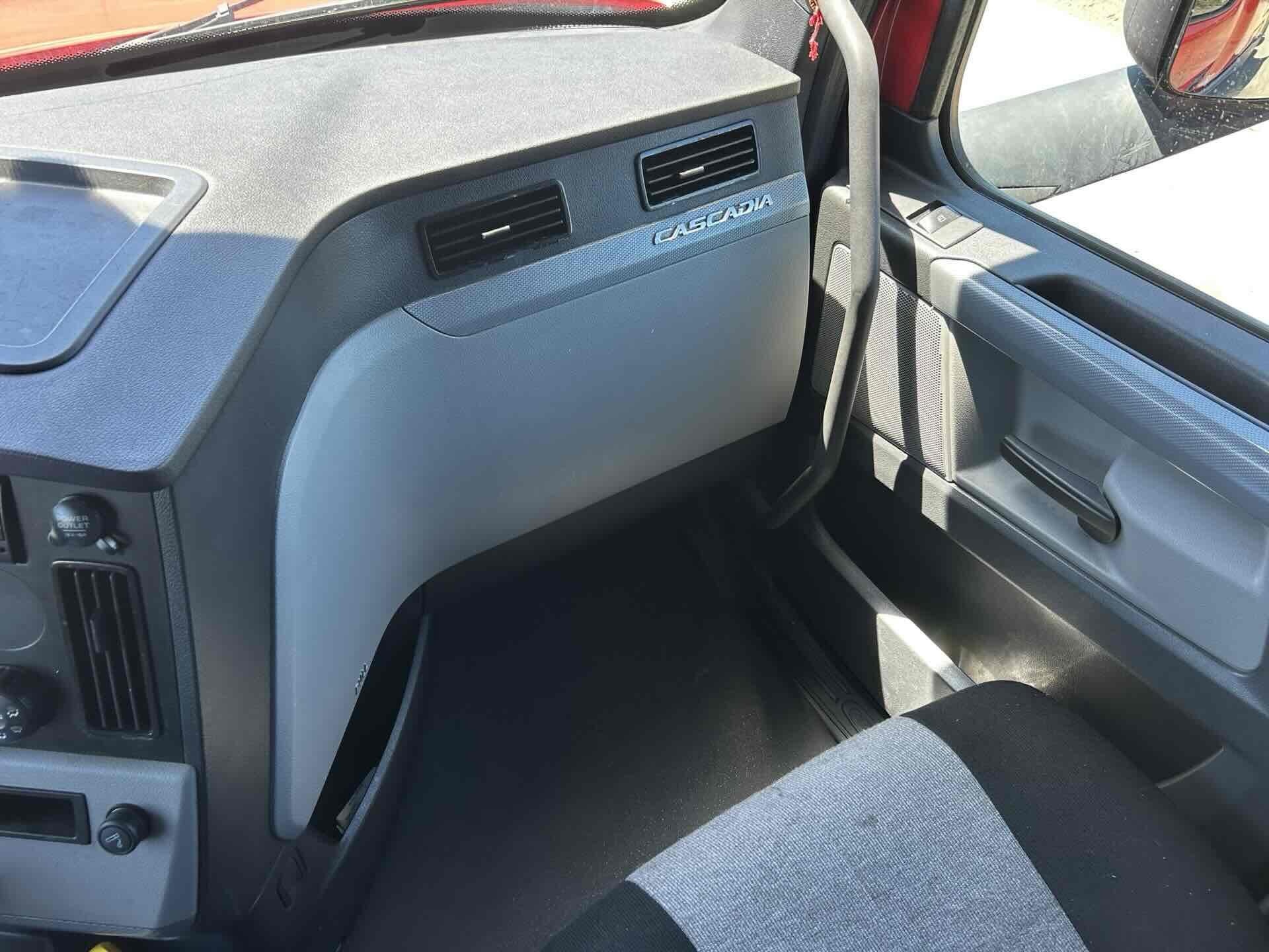 2021 Freightliner Cascadia