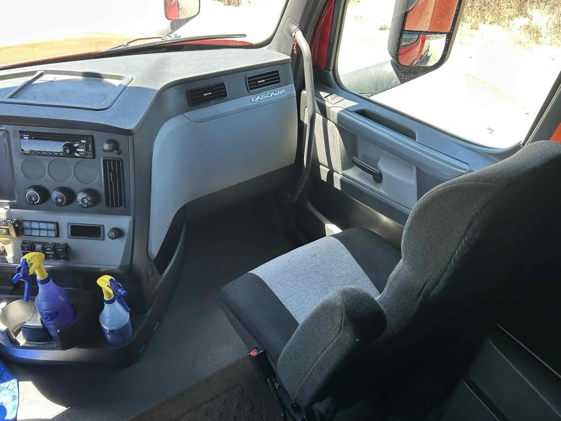 2021 Freightliner Cascadia