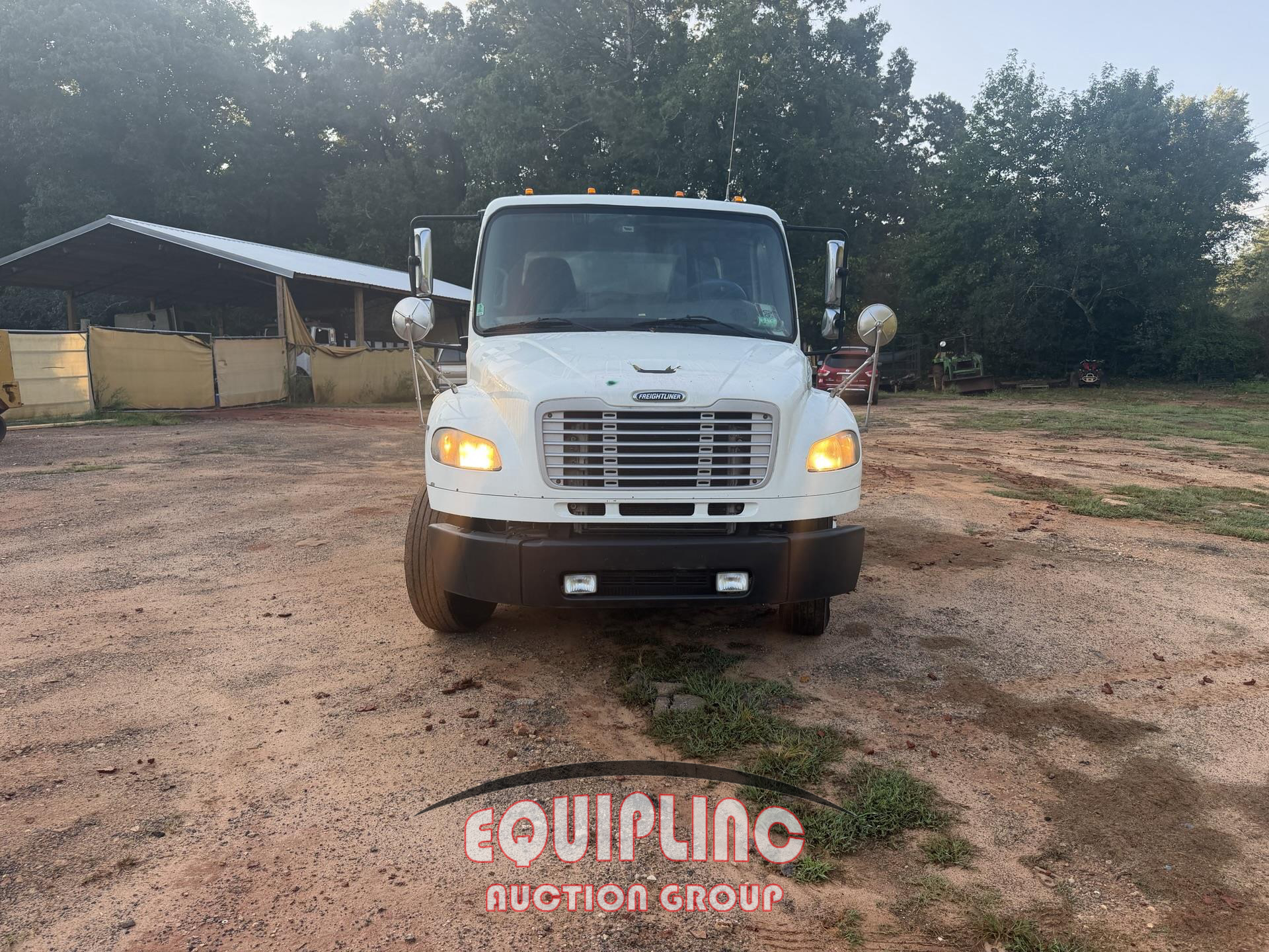2019 Freightliner M2106
