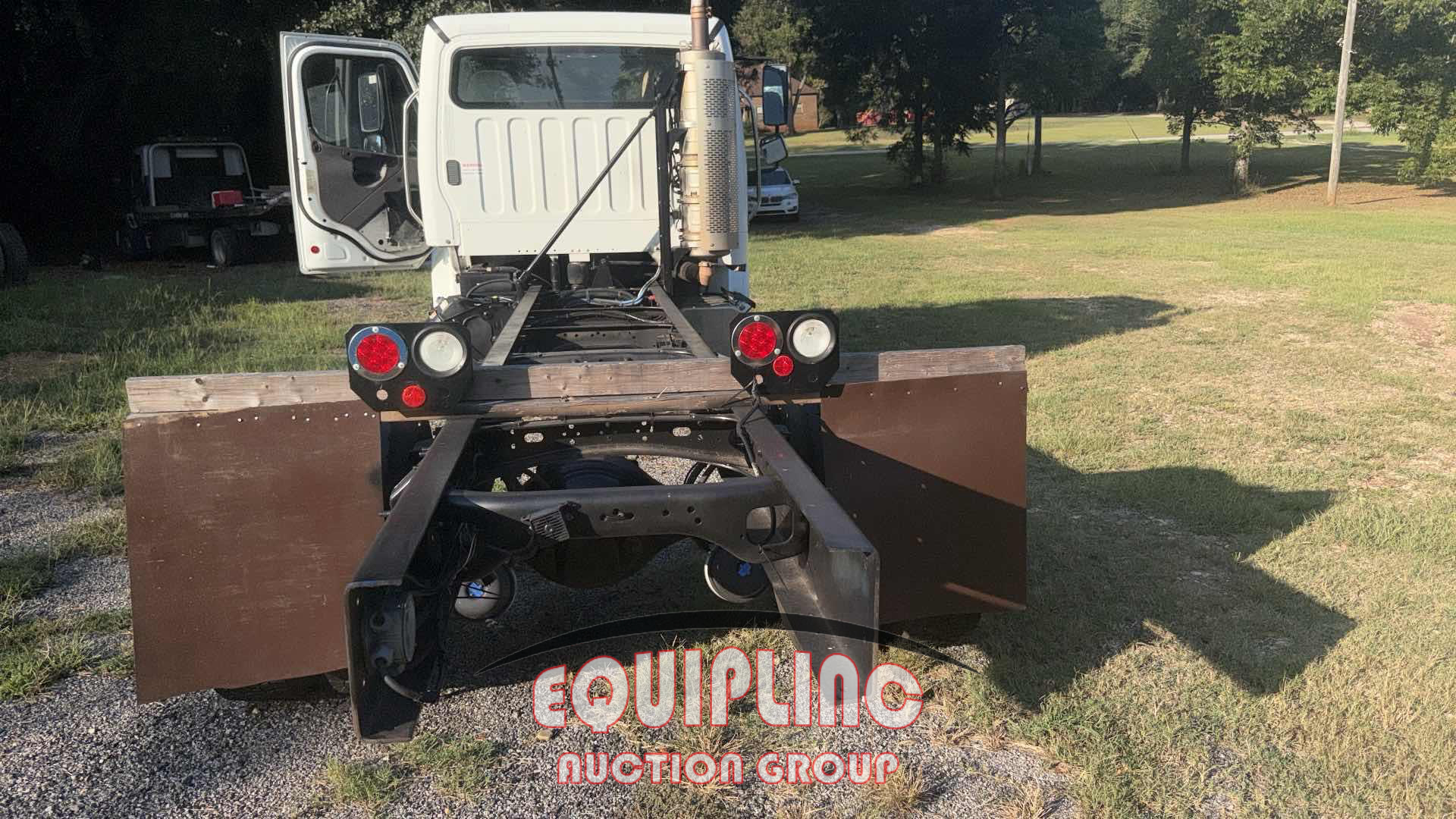 2019 Freightliner M2106