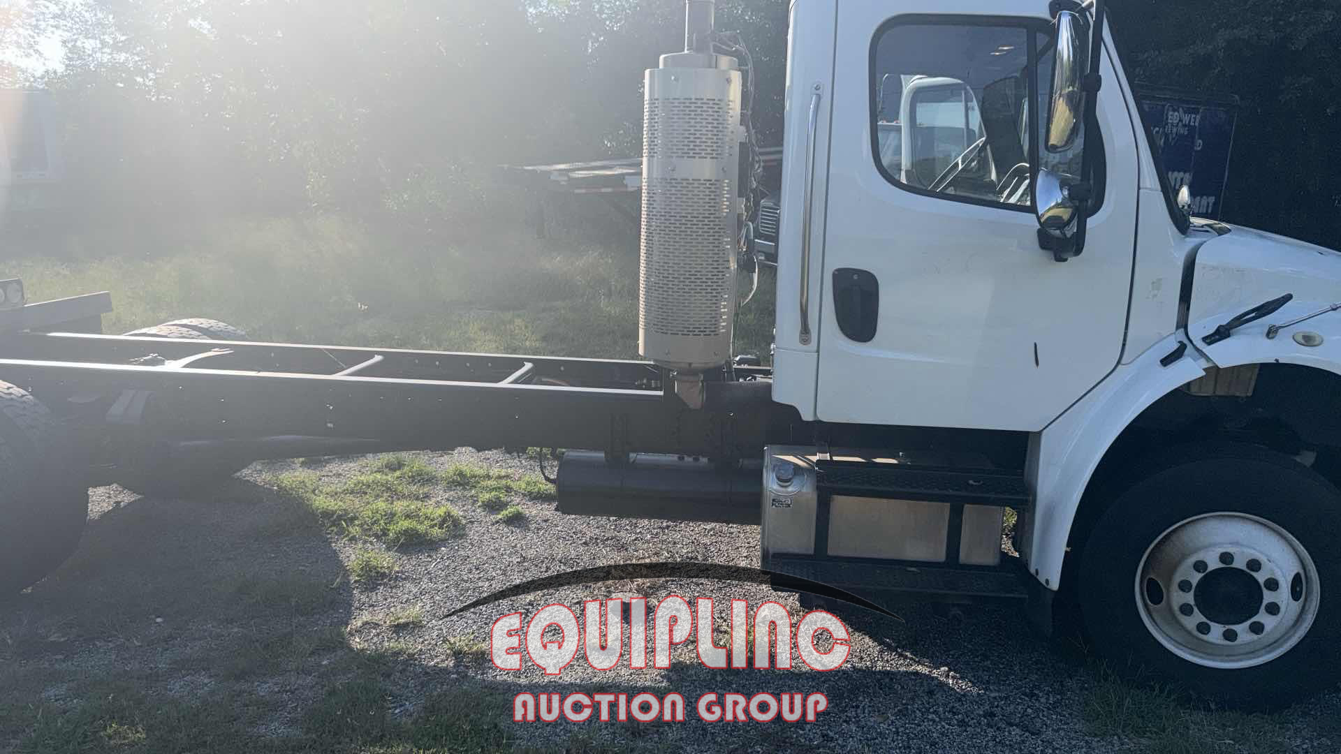 2019 Freightliner M2106