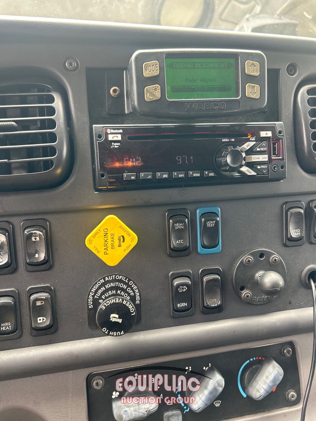 2020 Freightliner M2106