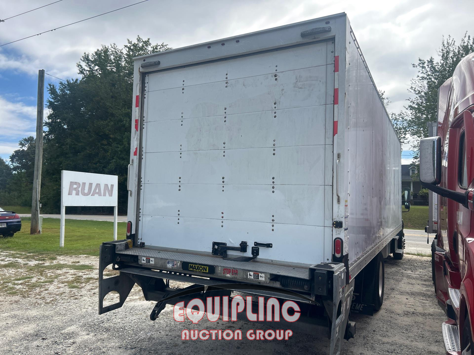 2020 Freightliner M2106