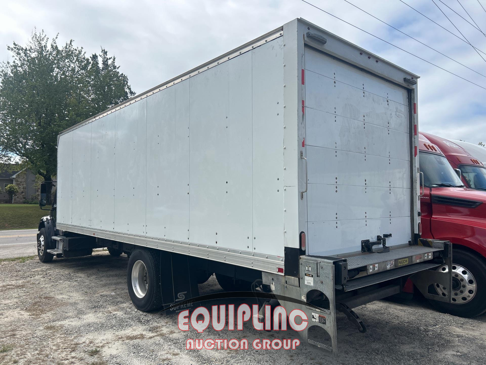 2020 Freightliner M2106