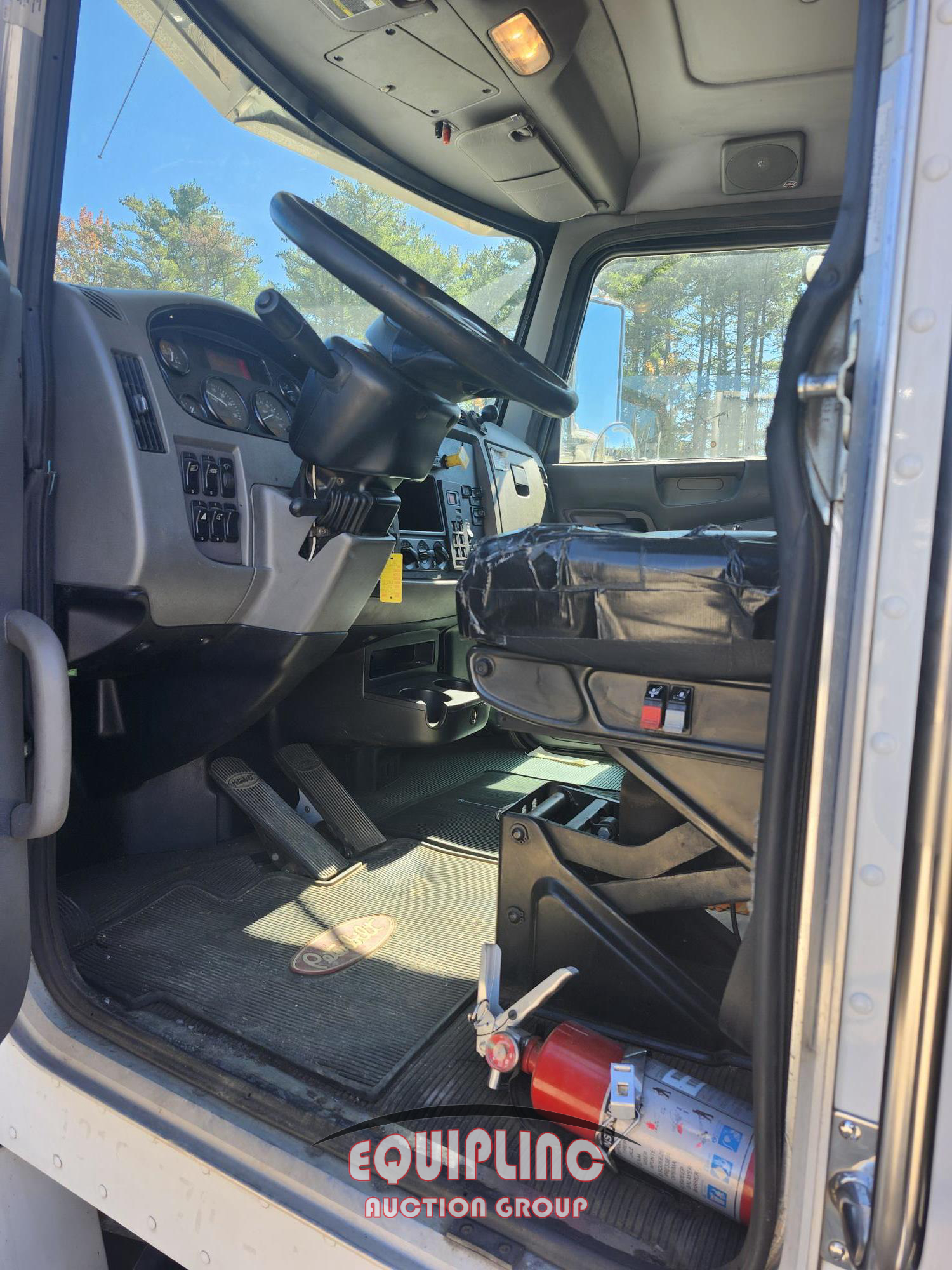 2017 Peterbilt 337