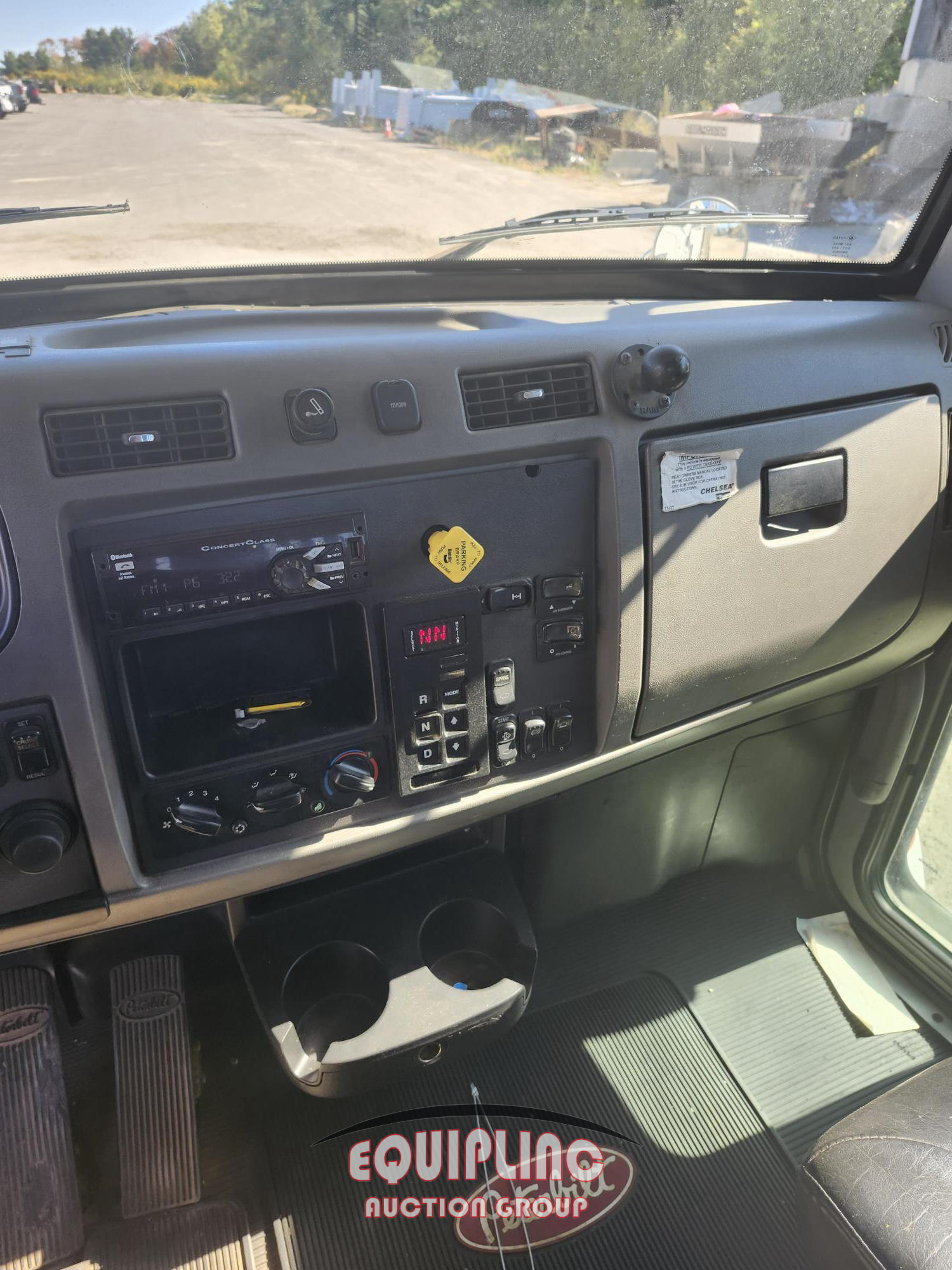 2017 Peterbilt 337