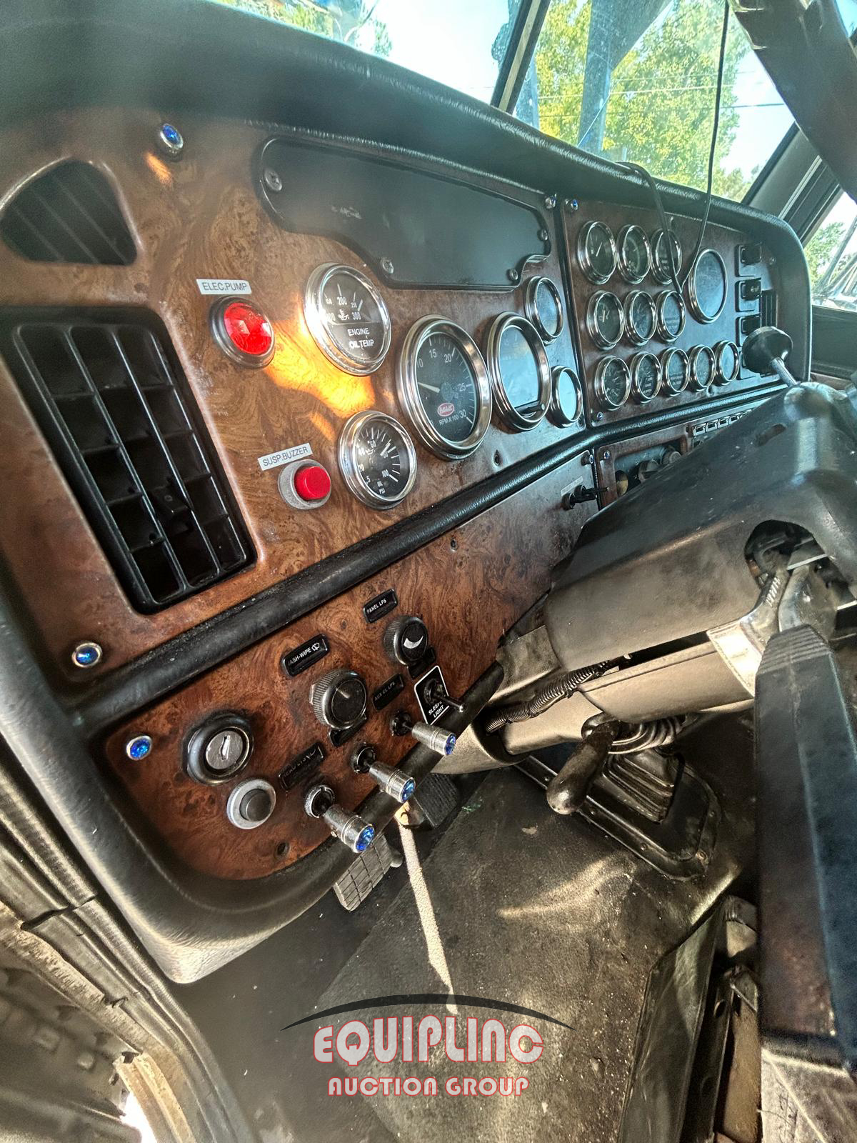 2001 Peterbilt 379