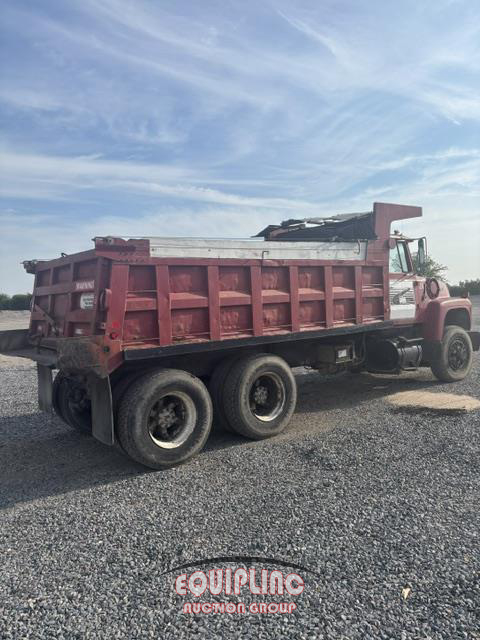 1989 Ford L8000