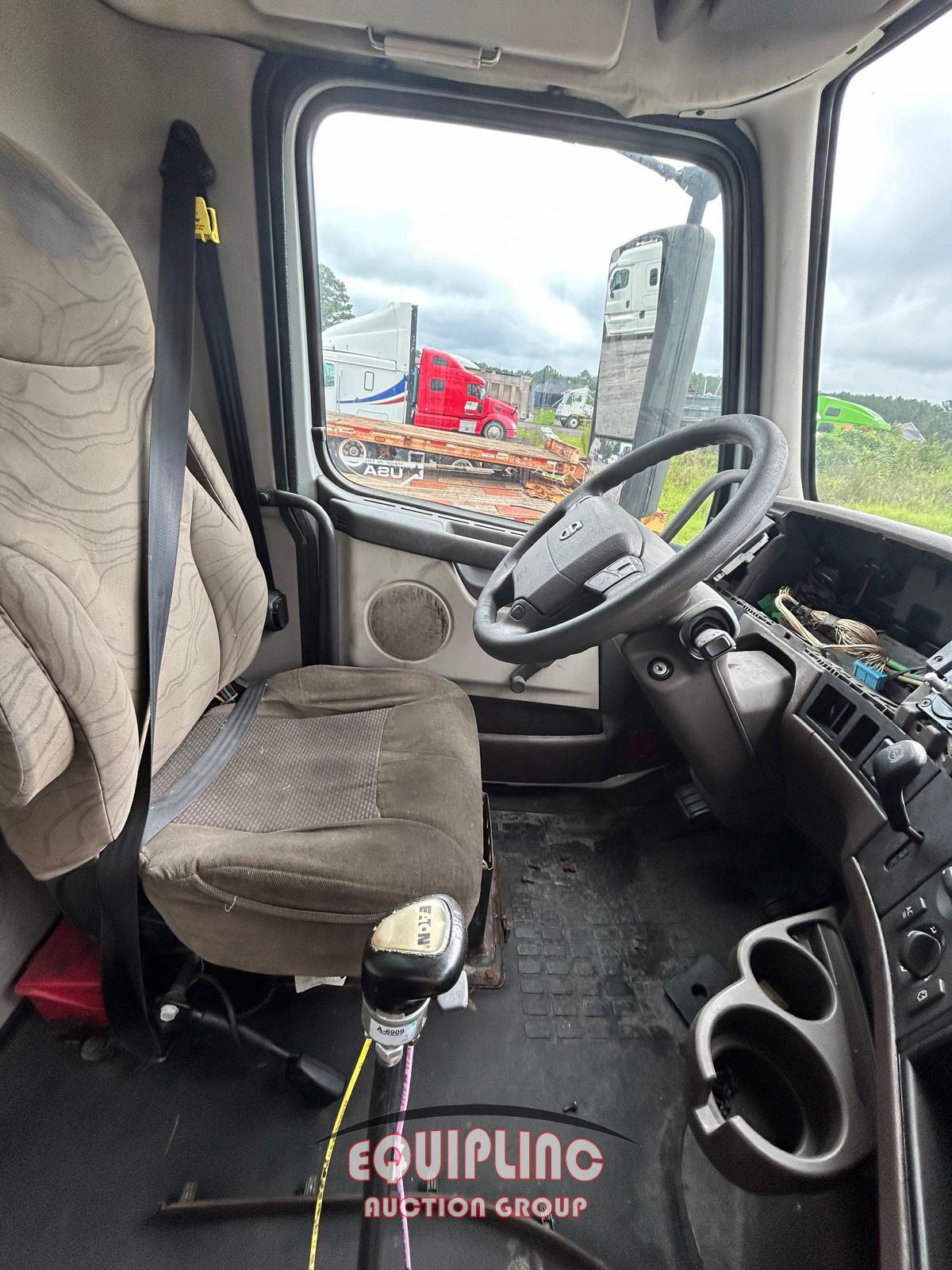 2011 Freightliner M2