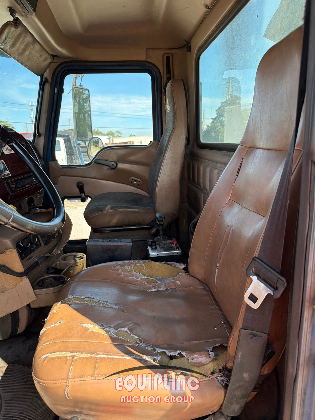 2006 Mack CV713
