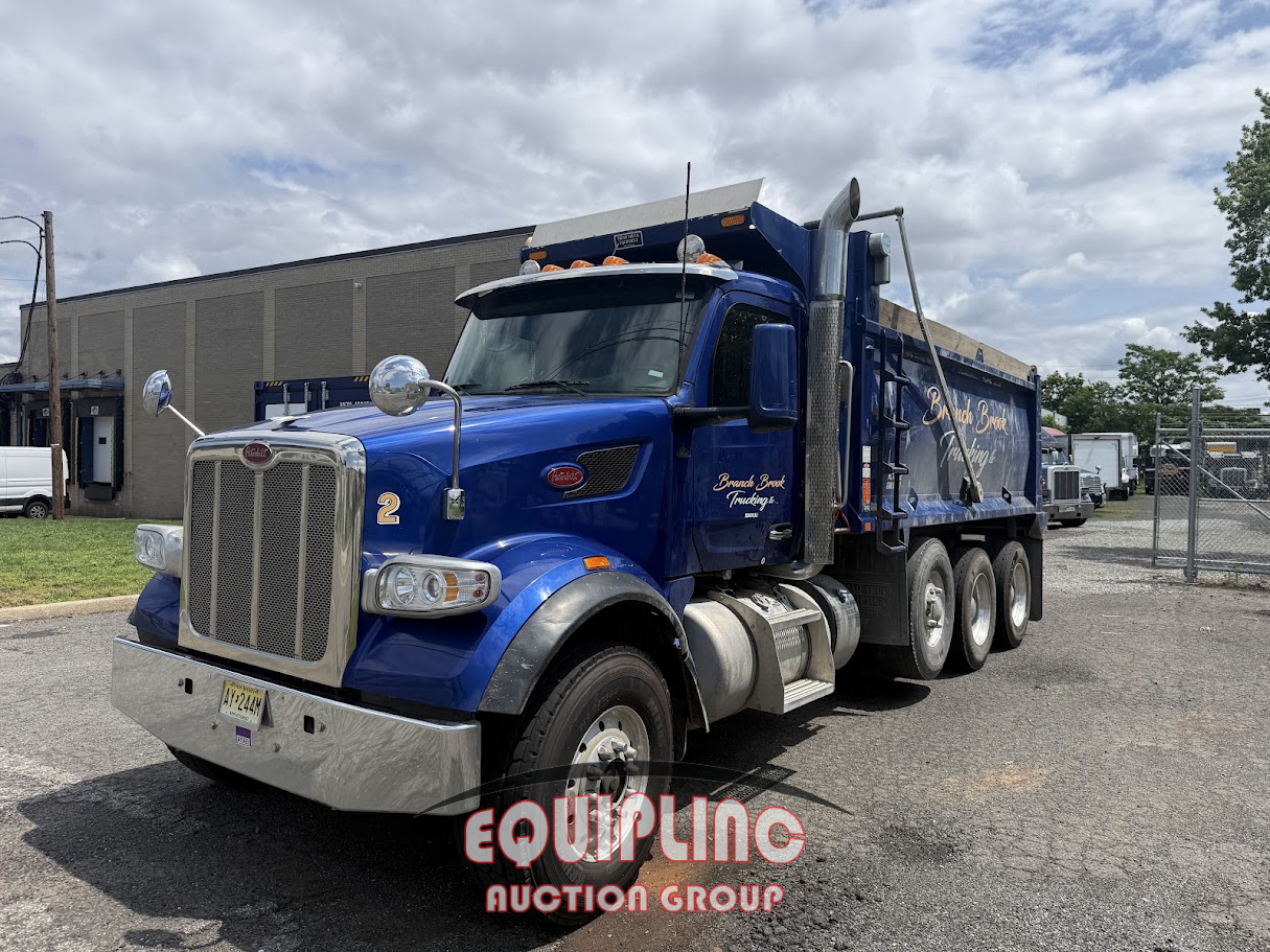 Photo of 2023 Peterbilt 567