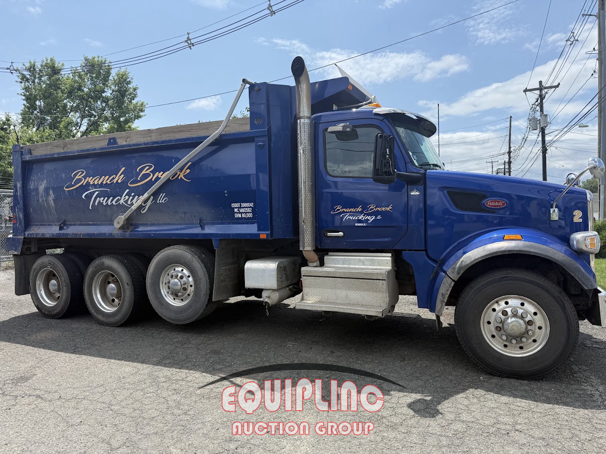 2023 Peterbilt 567