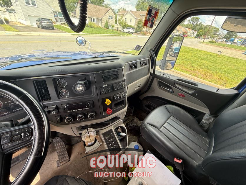 2023 Peterbilt 567